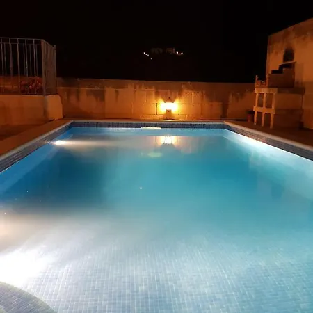 Razzett Tal-gustuz بيت للعطل
