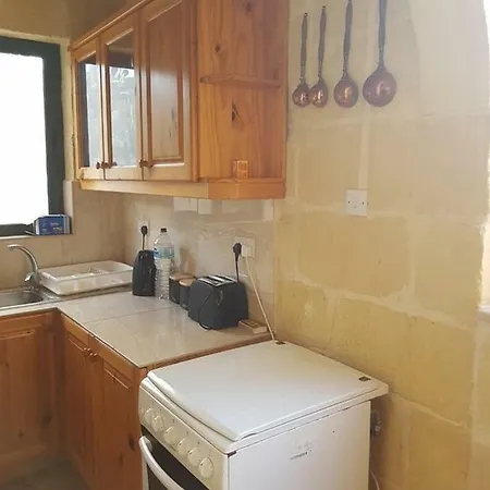 Razzett Tal-gustuz بيت للعطل